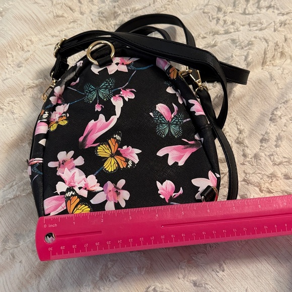 Floral Crossbody Bag can be worn as mini backpack see pics for measurements - Picture 5 of 7